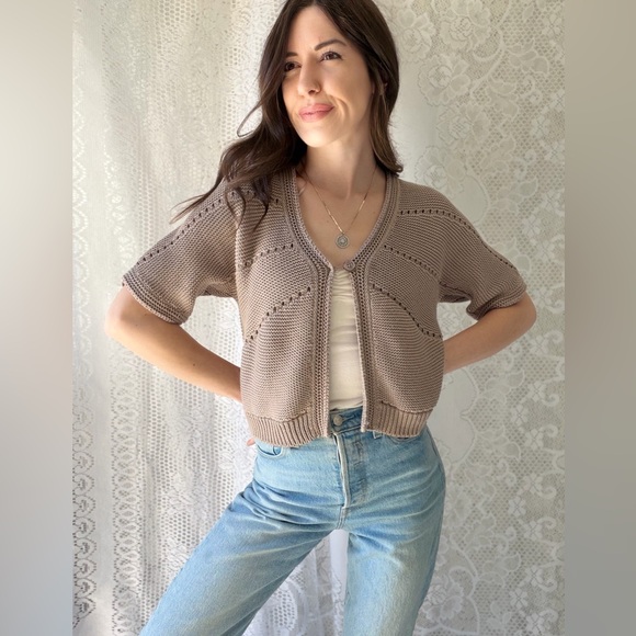 croft & barrow Tops - Croft & Barrow Beige Short Sleeve Knit Cardigan Minimalist Button Sweater